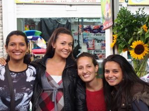 Aquí, con mis amigas de Colombia Travel Bloggers: Edith, de Mi Viajar; Naty, de Cuentos de Mochila; y Lina, de Patoneando