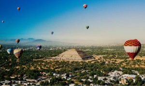 volar en globo sobre pirámides de Teotihuacán