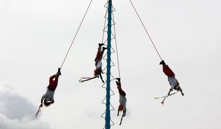 Voladores de Papantla en Mexico